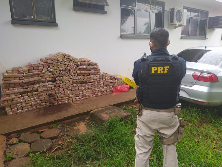 PRF apreende 488 Kg de maconha na BR-163