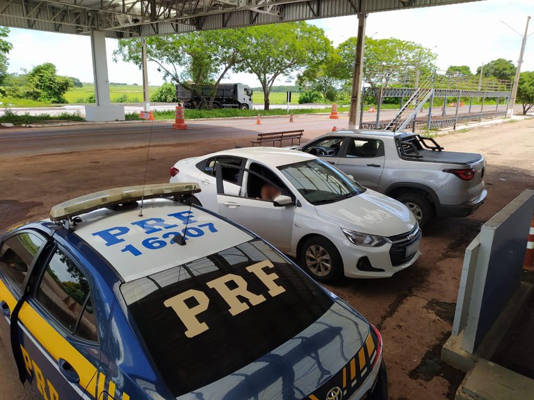 PRF recupera dois veículos em Miranda (MS)