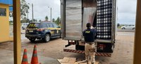 PRF apreende 5,5 toneladas de mercadorias sem documentação fiscal em Bataguassu (MS)