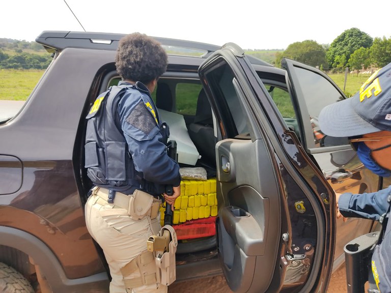 PRF apreende 1,1 tonelada de maconha em Paranaíba (MS)