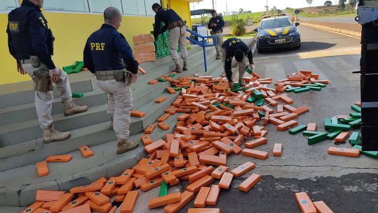 PRF encerra OTENARCO, operação de enfrentamento ao narcotráfico, no Mato Grosso do Sul (2).jpg