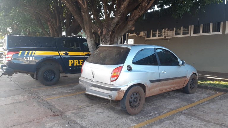 PRF recupera veículo em Sidrolândia (MS)