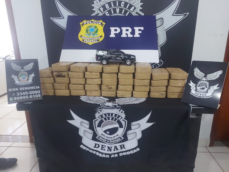 PRF e DENAR-PCMS apreendem 43,2 Kg de cocaína em ação conjunta em Campo Grande (MS)