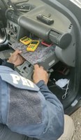 PRF apreende máquinas de cartão escondidas em veículo em Aparecida do Taboado (MS)