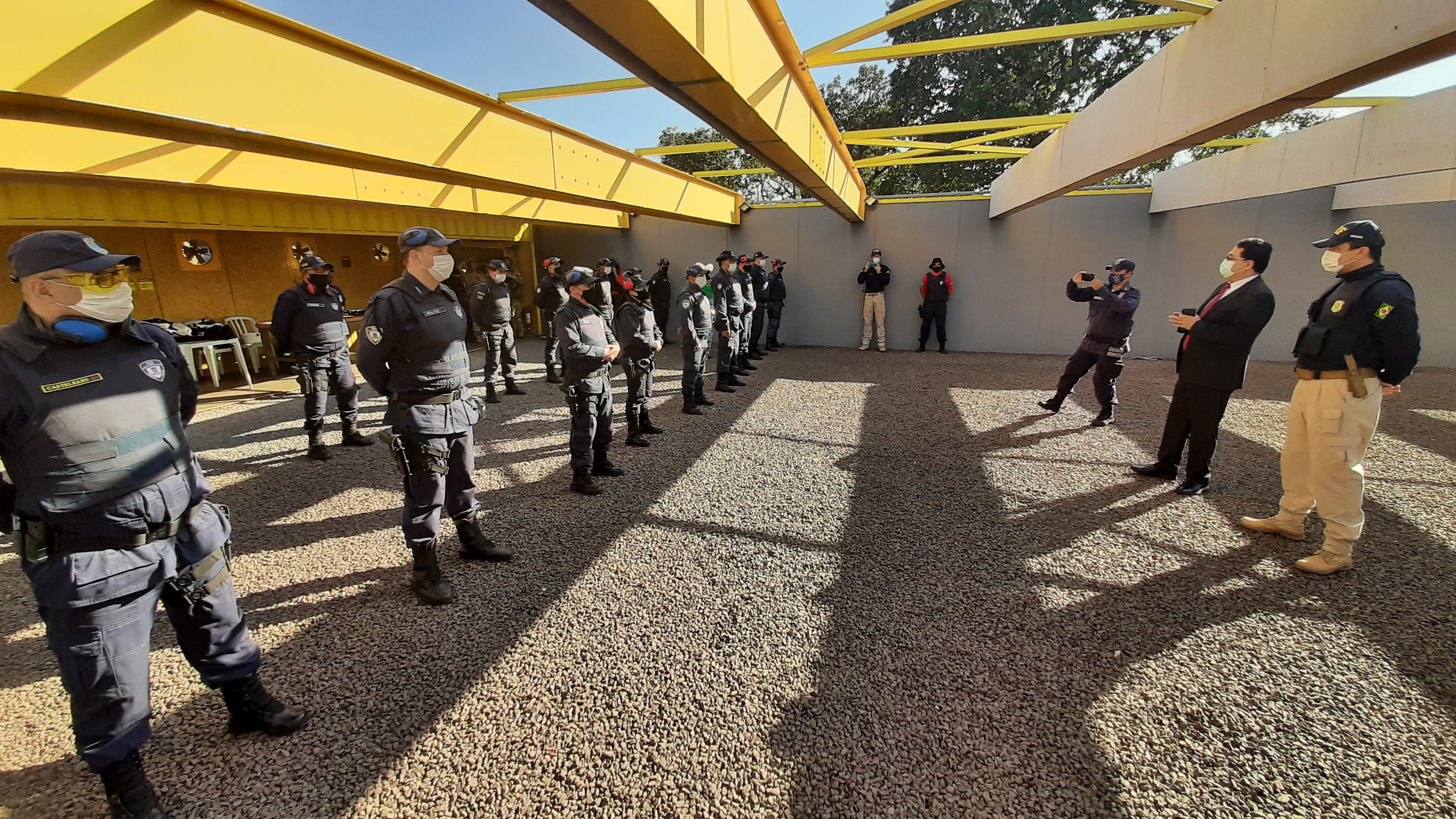 PRF capacita guardas civis metropolitanos para uso de pistolas .40 em Campo Grande (MS)3