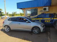 PRF recupera em Nova Alvorada do Sul (MS) veículo com registro de roubo e prende dois homens