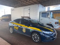 Motorista de caminhão é libertado de cárcere após PRF recuperar em Ponta Porã (MS) caminhão roubado