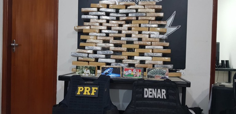 PRF e DENAR da PC/MS apreendem 88,4 Kg de cocaína em Campo Grande (MS)