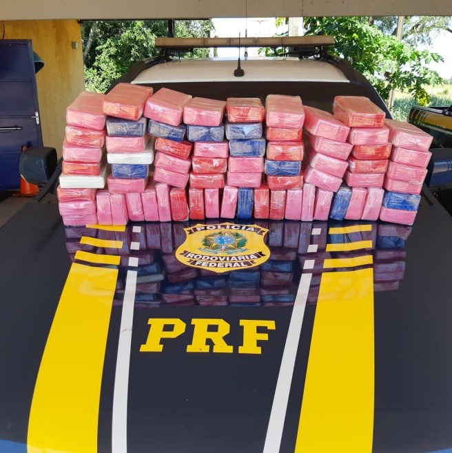 PRF apreende 69,1 Kg de pasta base de cocaína e 2,2 Kg de cocaína em Nova Andradina (MS)