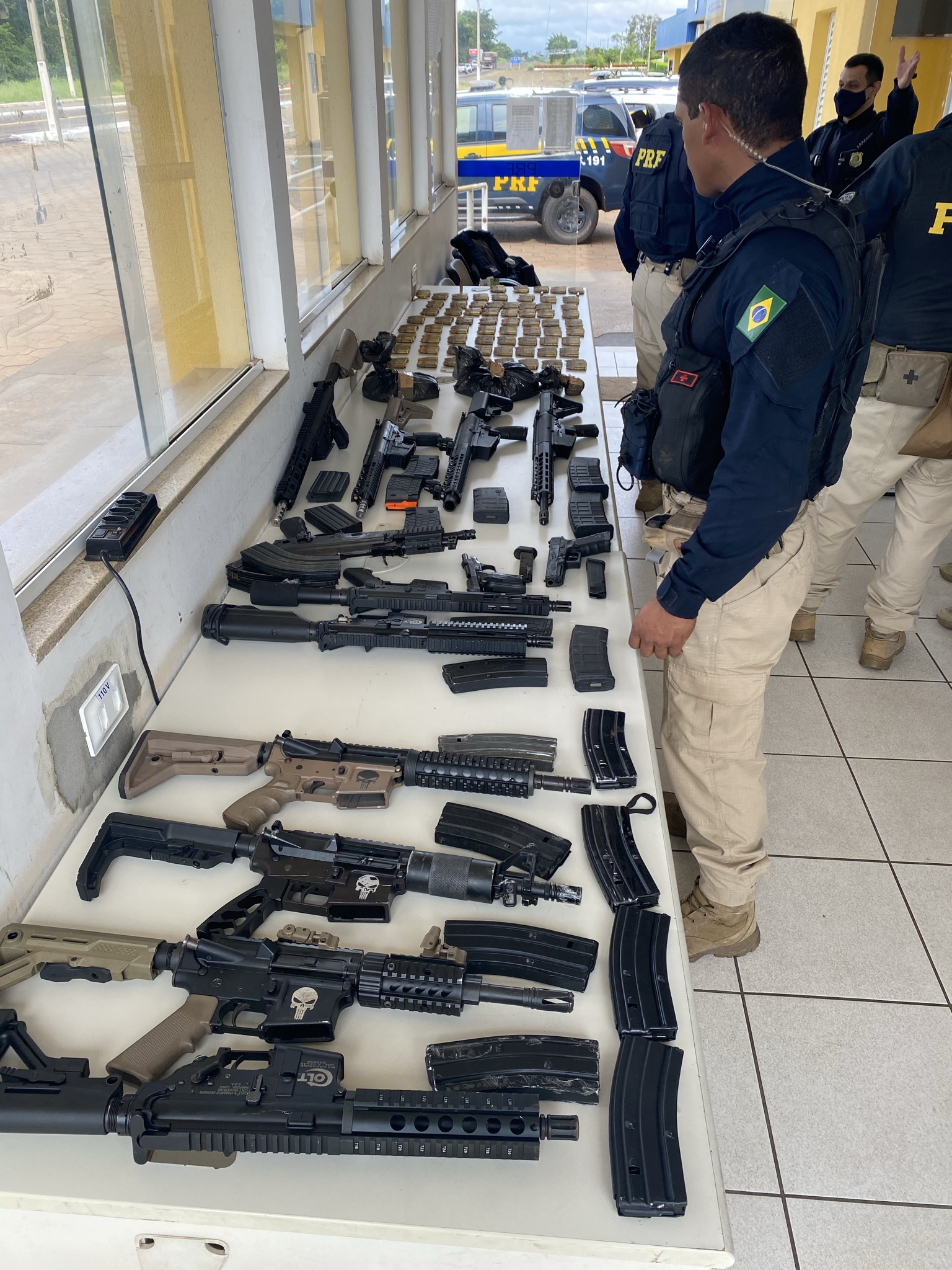 PRF apreende 12 fuzis e munições em Bataguassu (MS) 3