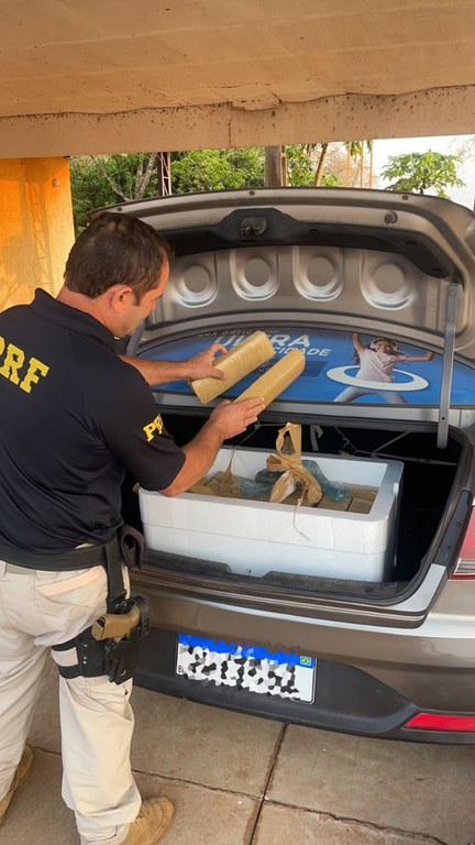 PRF apreende 37 Kg de maconha em Nova Andradina (MS)