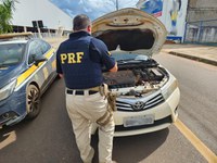 Polícia Rodoviária Federal recupera veículo furtado em SINOP - MT