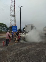 PRF impede que carreta pegue fogo em Sorriso