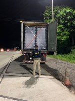 Em Cuiabá, PRF realiza apreensão de produtos transportados sem documentação prevista em lei