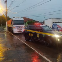Em Rondonópolis/MT, PRF recupera caminhão roubado