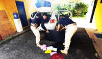 Após infração de trânsito, policiais encontram drogas dentro de automóvel