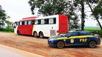 PRF prende homem que conduzia ônibus com série de irregularidades em Sorriso-MT