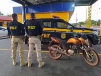 Motocicleta com registro de furto é recuperada pela PRF