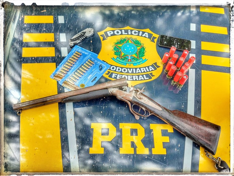 Nossos policiais prendem 2 homens por porte ilegal de arma de fogo em Várzea Grande/MT