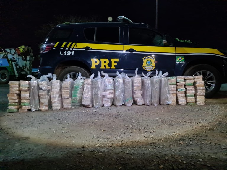 PRF em Mato Grosso apreende mais de 200 Kg de Cocaína escondida em estrutura de veículo