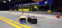 PRF em Poconé/MT apreende 1200 maços de cigarro em ônibus da linha estadual