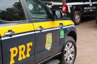 PRF recupera carreta roubada e liberta motorista feito refém