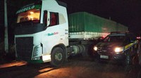 PRF recupera carreta roubada em Mato Grosso