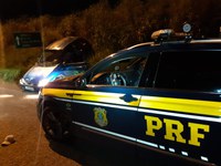 PRF recupera veículo furtado após tentativa frustrada de fuga na BR 365 em Uberlândia (MG)