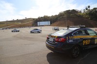 Polícia Rodoviária Federal realiza capacitação em direção veicular para Ministério Público em Minas Gerais
