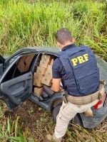 Após tentativa de fuga e acidente, PRF prende 2 homens e recupera carga de queijo furtada em Bom Despacho (MG)