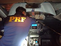 PRF apreende droga avaliada em R$ 230 mil dentro de veículo