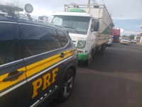 PRF recupera caminhão produto de crime em Uberlândia (MG)