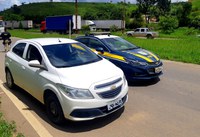 Veículo roubado em Brasília é recuperado pela PRF em Leopoldina (MG)