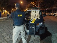 PRF prende passageiro de ônibus com mais de 30 kg de Crack dentro de bagagem