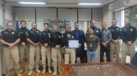 Diretor-Geral substituto da PRF homenageia policial em Minas Gerais