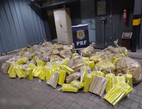 Polícia Rodoviária Federal apreende mais de 1,2 toneladas de maconha dentro de caminhão em Betim (MG)