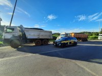 PRF apreende veículos transportando lavras ilegais de solo para beneficiamento de minério de ferro