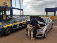 Em Uberlândia (MG), PRF prende falso motorista de aplicativo com carro furtado