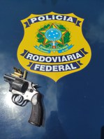 PRF prende motorista por Porte Ilegal de arma de fogo na BR 381 em Itatiaiuçu (MG)