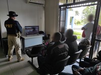 PRF realiza Ação Educativa de Trânsito através do Programa Cinema Rodoviário