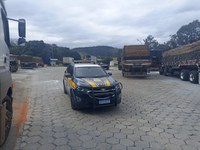 Operação da PRF voltada a veículos de carga visa reduzir o risco de acidentes na Fernão Dias