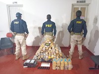 PRF apreende 6 milhões de reais em drogas, munições, carregadores e pistolas israelenses no norte de Minas Gerais