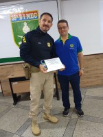 PRF realiza palestra para estagiários e membros da ADESG em Uberlândia (MG)