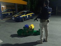 Ação da PRF na BR 262 em MG apreende Cocaína escondida dentro mudança transportada por caminhão