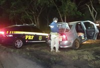 PRF prende saqueadores de carga e apreende veículos na Fernão Dias em Minas Gerais