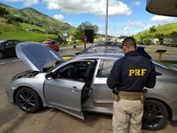 PRF recupera Honda Civic furtado durante fiscalização na BR 116 em Leopoldina (MG)