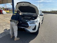 Em Cambuí (MG), PRF prende motorista e recupera caminhonete clonada