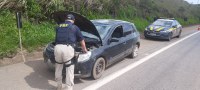 VW Gol com queixa de furto é recuperado pela PRF na BR381 em Oliveira (MG)