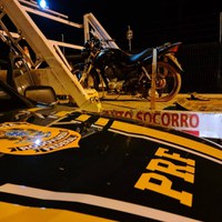 PRF recupera moto furtada, em Patos de Minas (MG)