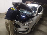 PRF prende condutor e recupera carro em Betim (MG)
